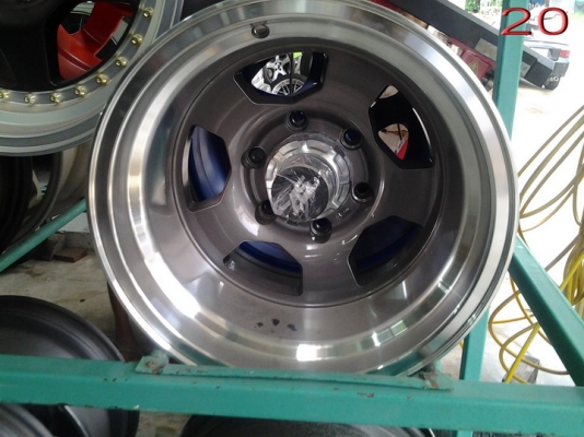 ขายล้อแม็กออฟลึก ล้นเว่อร์ 5 รู 6 รู ใส่รถคลาสสิคและรถโฟร์วีล มีหลายแบบหลายลายครับ