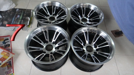ขายล้อแม็กออฟลึก ล้นเว่อร์ 5 รู 6 รู ใส่รถคลาสสิคและรถโฟร์วีล มีหลายแบบหลายลายครับ