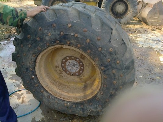 รถตักล้อยางWA100-1 รถสภาพดี  พร้อมใช้เลี้ยวเอว S/N 10483