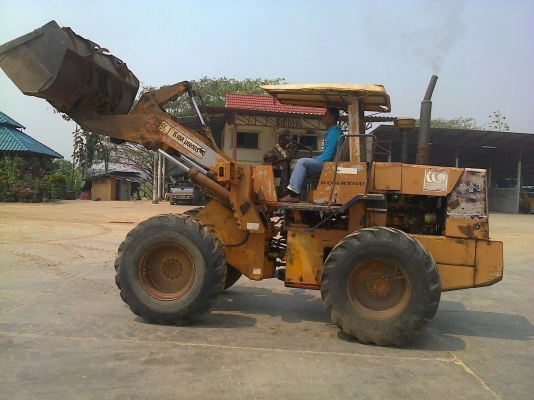 รถตักล้อยางWA100-1 รถสภาพดี  พร้อมใช้เลี้ยวเอว S/N 10483