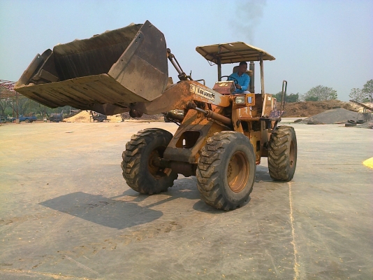 รถตักล้อยางWA100-1 รถสภาพดี  พร้อมใช้เลี้ยวเอว S/N 10483