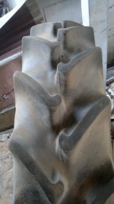 ขาย ยาง13.6-38 พร้อมกะทะ