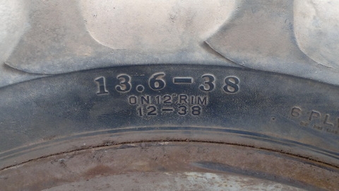 ขาย ยาง13.6-38 พร้อมกะทะ