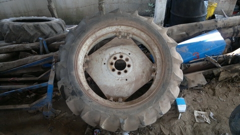ขาย ยาง13.6-38 พร้อมกะทะ