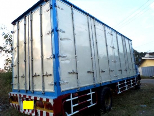 ขาย ISUZU ROCKY 160 แรง ตู้แห้ง 10 บาน ยาว 7.20 เมตร **สุดยอดประหยัดน้ำมัน** สภาพพร้อมใช้งานได้ทันที 830,000