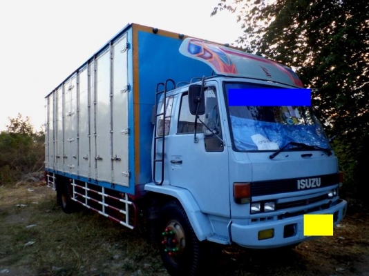 ขาย ISUZU ROCKY 160 แรง ตู้แห้ง 10 บาน ยาว 7.20 เมตร **สุดยอดประหยัดน้ำมัน** สภาพพร้อมใช้งานได้ทันที 830,000