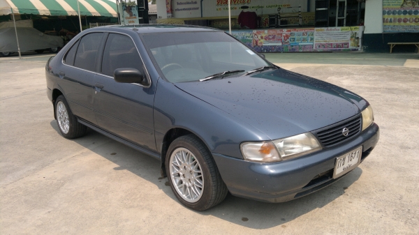 ขายถูกๆ นิสสัน ซันนี่ ปี95 เครื่อง1.5 หัวฉีด เกียร์ออโต้ สีเดิมบางทุกชิ้น ไม่เคยมีอุบัติเหตุ