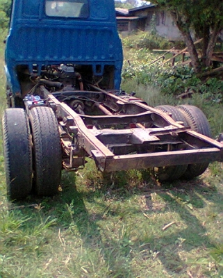 ขายรถบรรทุก 6ล้อ Toyota BU3000 เครื่องฟิตใหม่ คัซซีพอใช้ได้ขายตามสภาพ เหมาะสำหรับต่อดั้ม