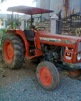 ขายรถไถ KUBOTA 42 แรงม้า อุปกรณ์มีผาน6  ใช้ในไร่สวนตัว
