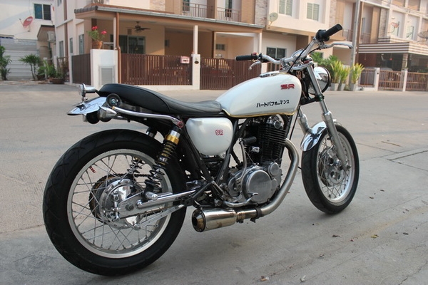 บรีส ลำลูกกา // ขาย SR400 อินวอยล์ แต่งเต็ม เครื่องใช้ดี