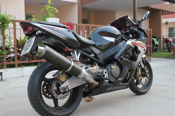 บรีส ลำลูกกา // ขาย CBR929 ปี2001 กุญแจชิบ ทะเบียน777 กทม พร้อมโอน