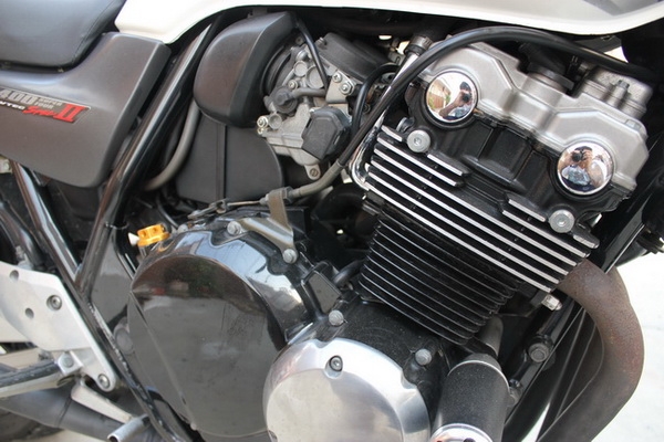 บรีส ลำลูกกา // ขาย CB400 VTEC 2 ปี2003 กุญแจชิบ ทะเบียนแท้ สมอ โอนทั่วไทย