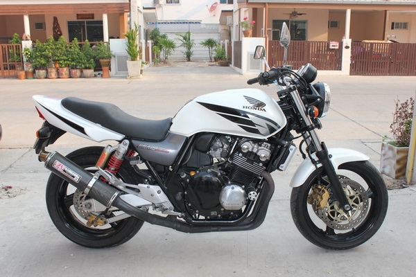 บรีส ลำลูกกา // ขาย CB400 VTEC 2 ปี2003 กุญแจชิบ ทะเบียนแท้ สมอ โอนทั่วไทย