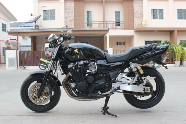 บรีส ลำลูกกา //ขาย YAMAHA XJR1200 ปี98 รถอินวอยล์  95000 บาท