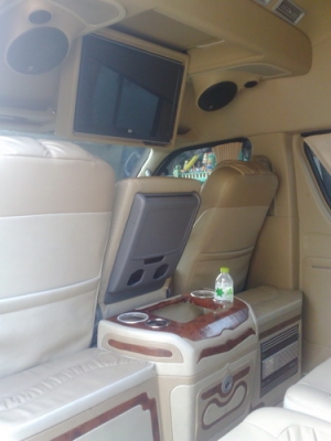 COMMUTER 2010 VIP หล่อๆพร้อมใช้มือเดียว