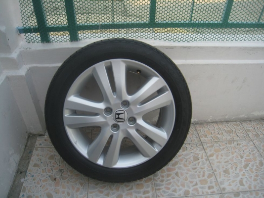 ขายล้อแม็กเดิม Honda Jazz 16"x6" 4รู 100+ยางปี 10 (081-3747940)