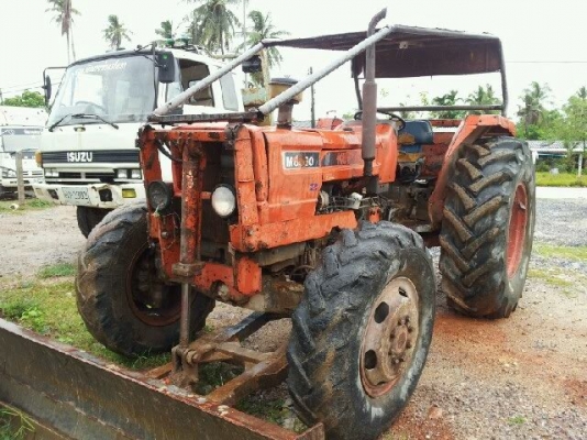 รถไถพร้อมใช้KUBOTA8030 มีใบดันหน้า เล่มทะเบียนพร้อม