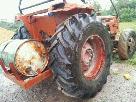 รถไถพร้อมใช้KUBOTA8030 มีใบดันหน้า เล่มทะเบียนพร้อม
