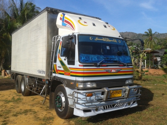ขายรถบรรทุกสิบล้อห้องเย็น