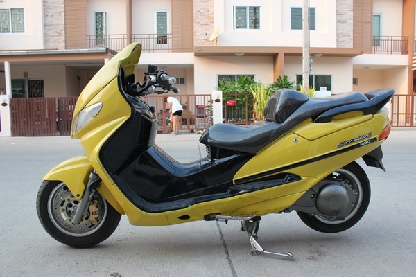 ขายบิ๊กสกู๊ดเตอร์ suzuki skywave 400 inv แต่งสวย ยางเต็ม