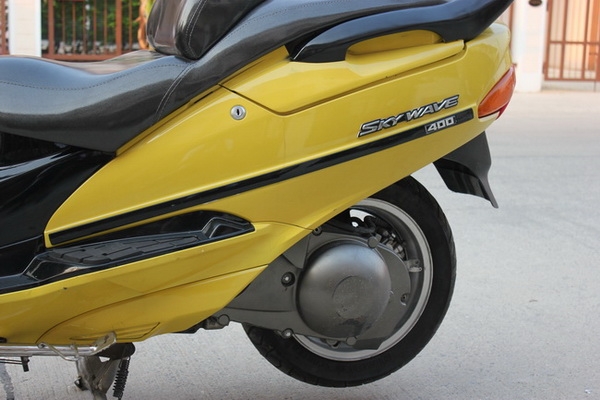 ขายบิ๊กสกู๊ดเตอร์ suzuki skywave 400 inv แต่งสวย ยางเต็ม
