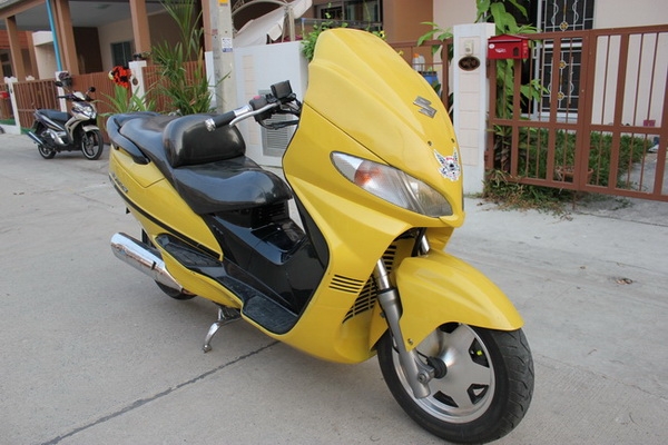 ขายบิ๊กสกู๊ดเตอร์ suzuki skywave 400 inv แต่งสวย ยางเต็ม