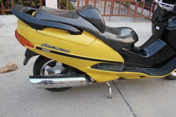 ขายบิ๊กสกู๊ดเตอร์ suzuki skywave 400 inv แต่งสวย ยางเต็ม