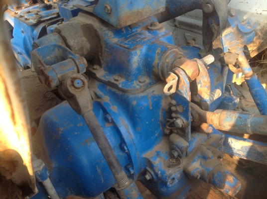 ขายรถไถ FORD. 6610. เสื้อลาย  สภาพสวย พร้อมใช้งาน