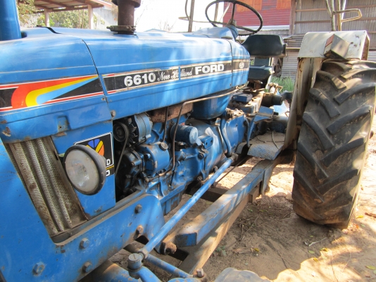 ขายรถไถ FORD. 6610. เสื้อลาย  สภาพสวย พร้อมใช้งาน