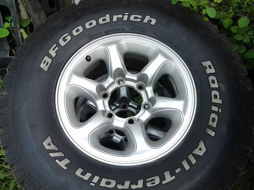 ขายแม๊กแท้ Off-Road Mitsubishi พร้อมยาง 31 นิ้ว