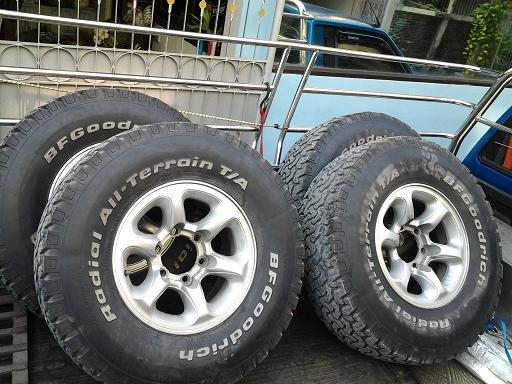 ขายแม๊กแท้ Off-Road Mitsubishi พร้อมยาง 31 นิ้ว ขายแม๊กแท้ Off-Road Mitsubishi พร้อมยาง 31 นิ้ว