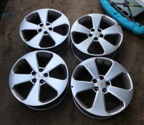 ขายล้อแมคขอบ 17 5/105 ของ Chevrolet Cruze 1.8 LTZ 9000 บาทครับ