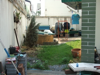 ทาวน์เฮ้าส์ติดถนน