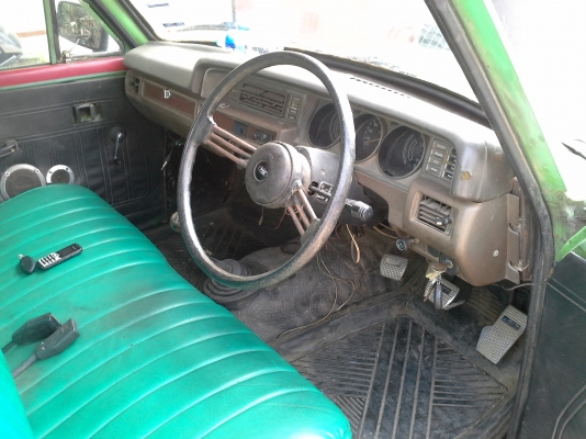 ขายford courial เดิมๆแห้ง ทะเบียนเต็ม พร้อมใช้ครับ