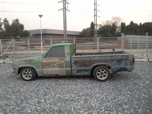 ขายford courial เดิมๆแห้ง ทะเบียนเต็ม พร้อมใช้ครับ