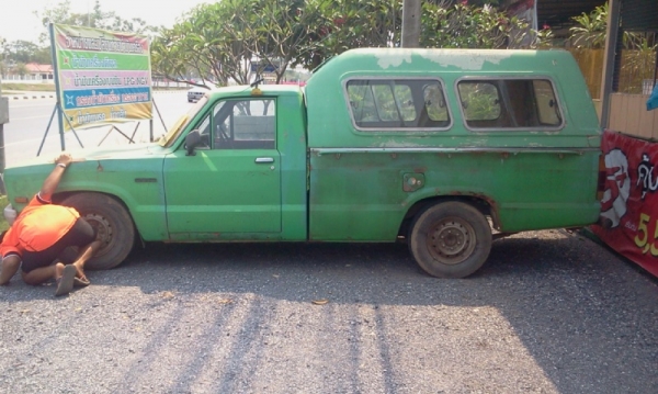 ขายford courial เดิมๆแห้ง ทะเบียนเต็ม พร้อมใช้ครับ