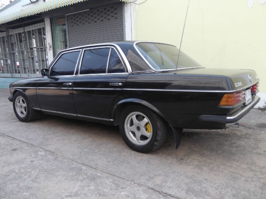 ลดราคา!!!!ขาย BENZ 230E W123