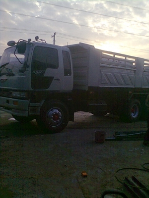 ขาย HINO FM3M 2 เพลาดัมพ์สามมิตรลอนเฉียง เครื่องเกียร์ท้ายเดิมๆรถสวยทะเบียนพร้อมโอน ขาย HINO FM3M 2 เพลาดัมพ์สามมิตรลอนเฉียง เครื่องเกียร์ท้ายเดิมๆรถสวยทะเบียนพร้อมโอน