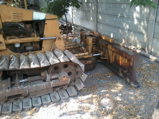 ขายรถดันดิน MITSUBISHI รุ่น BD 2 G