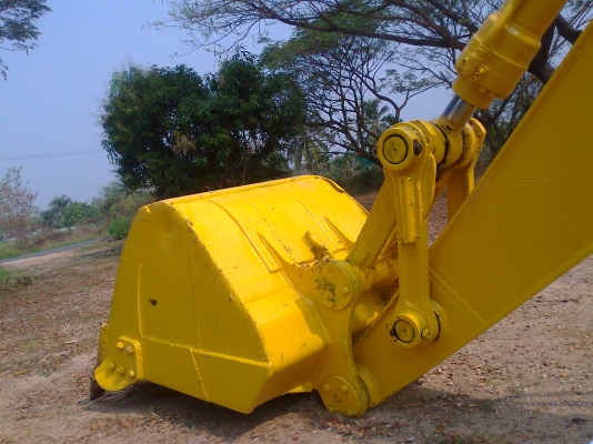 ขายด่วน..รถแบคโฮ ซูมิโตโม่ SH200-3 รถสวย เก็บสี บาง ๆ พร้อมใช้ มีทะเบียนครบ ในราคาเบา ๆ ประหยัดน้ำมัน เกินคุ้ม.