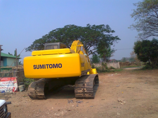 ขายด่วน..รถแบคโฮ ซูมิโตโม่ SH200-3 รถสวย เก็บสี บาง ๆ พร้อมใช้ มีทะเบียนครบ ในราคาเบา ๆ ประหยัดน้ำมัน เกินคุ้ม.