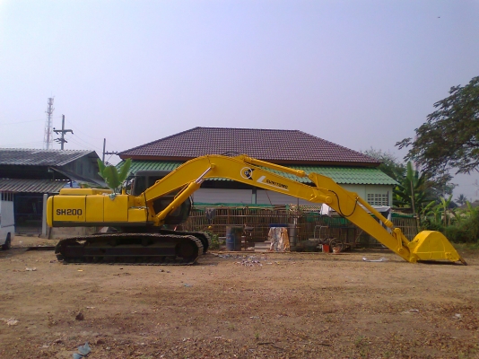 ขายด่วน..รถแบคโฮ ซูมิโตโม่ SH200-3 รถสวย เก็บสี บาง ๆ พร้อมใช้ มีทะเบียนครบ ในราคาเบา ๆ ประหยัดน้ำมัน เกินคุ้ม.