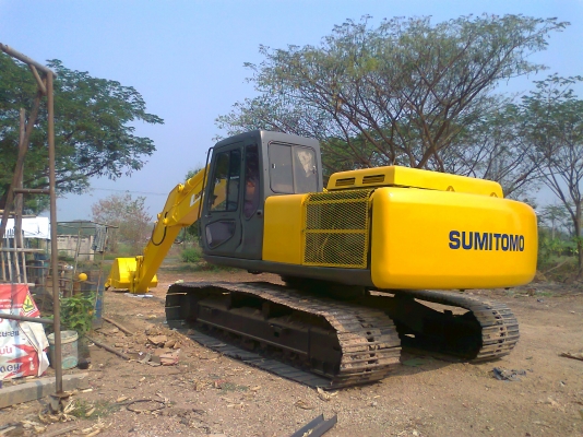 ขายด่วน..รถแบคโฮ ซูมิโตโม่ SH200-3 รถสวย เก็บสี บาง ๆ พร้อมใช้ มีทะเบียนครบ ในราคาเบา ๆ ประหยัดน้ำมัน เกินคุ้ม.