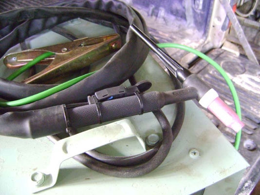 ตู้เชื่อมอาก้อน YU HAN-TIG