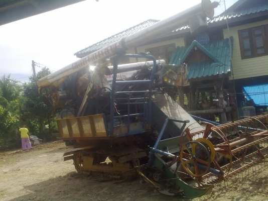 ขายรถเกี่ยวข้าวโชคทวีการช่าง