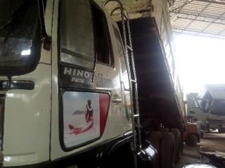 ขายด่วน hino 1m เครื่อง220 เดิม เกียรเดิม ดั้มสามมิตรรอนเฉียง มีระบบลากลูกพร้อมใช้สุดไ