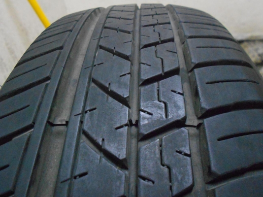 ขายยาง ดันลอป 175/60/15 กลางปี 11 ดอกสวย 1 ชุด ขายยาง ดันลอป 175/60/15 กลางปี 11 ดอกสวย 1 ชุด