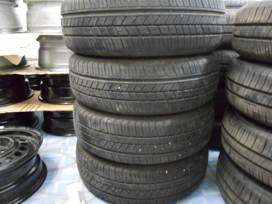 ขายยาง ดันลอป 175/60/15 กลางปี 11 ดอกสวย 1 ชุด