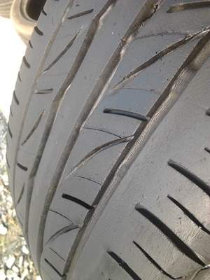 ขายยาง185/55/15 ปี 09 BRIDERTONE TURANZA AR10 1 ชุด   ราคา :  2,000.00  บาท