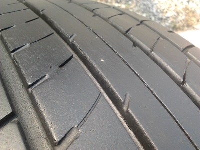 ขายยาง185/55/15 ปี 3509 DUNLOP SP 230 1 ชุด   ราคา :  2,000.00  บาท